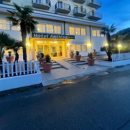 Nuovo Hotel Anthisa 3*