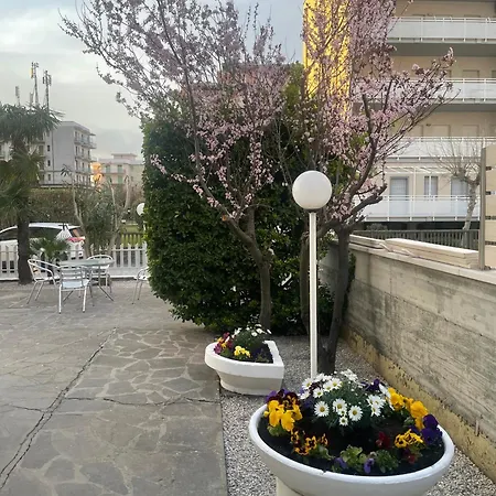 Nuovo Hotel Anthisa 3*