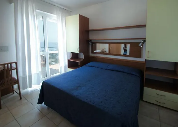 Nuovo Anthisa ホテル リド・ディ・サヴィオ